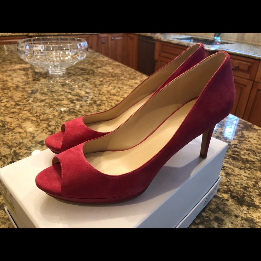 Nine West peep toe pink pump